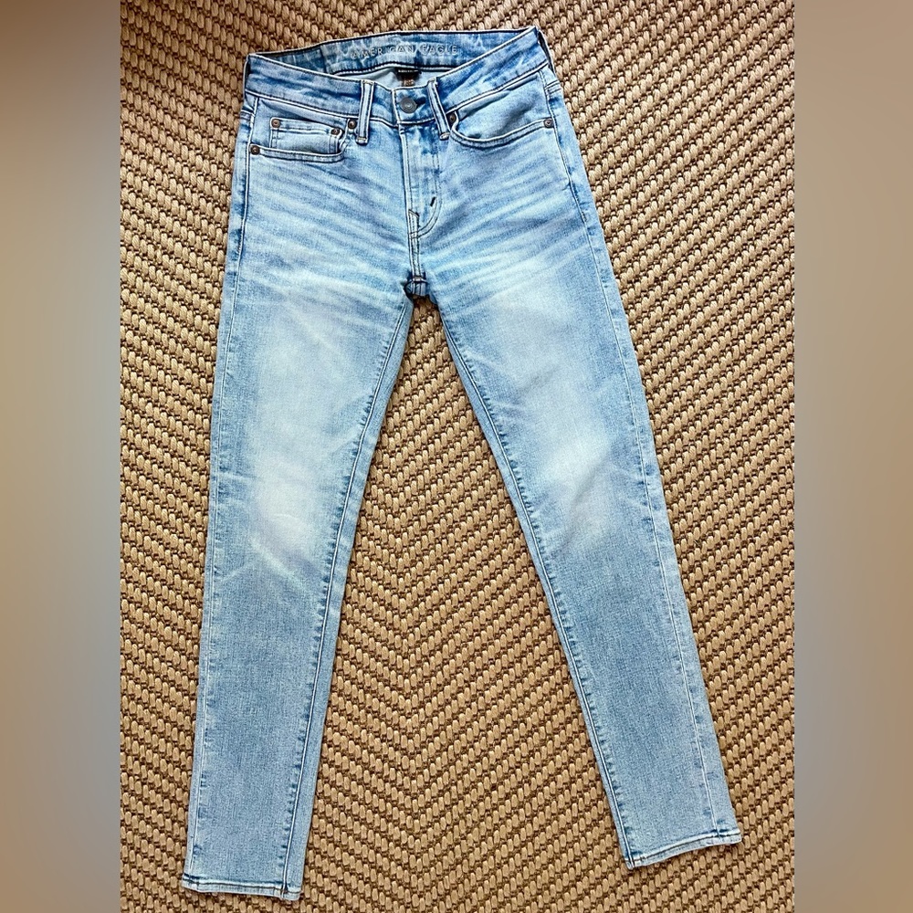 LIKE NEW American Eagle Skinny Jeans (Airflex + Temp Tech) - W28 L32